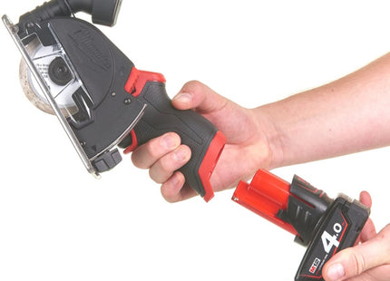 MILWAUKEE MINI SMERIGLIATRICE/TRONCATRICE A BATTERIA M12 FCOT-0(V1/23)