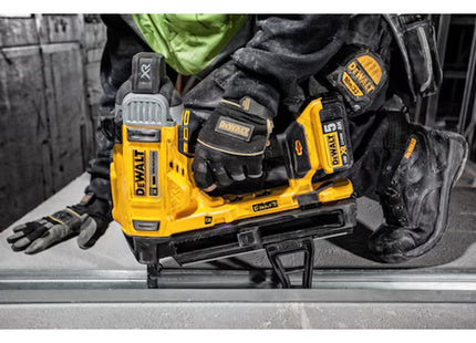 DEWALT CHIODATRICE PER CEMENTO A BATTERIA 18V 5,0AH ART. DCN890P2-QW