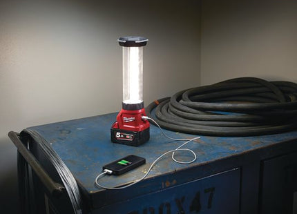 MILWAUKEE FARO LED A LANTERNA MOD. M18 LL-0 (V1/23)