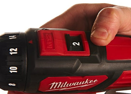 MILWAUKEE TRAPANO AVVITATORE A BATTERIA M12 BDD-153C (V1/23)