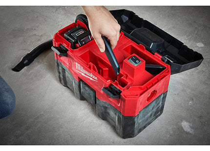 MILWAUKEE ASPIRATORE A BATTERIA SOLIDI/LIQUIDI M18 VC2-0(V1/23)