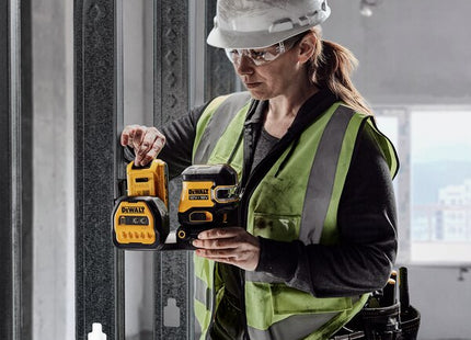 DEWALT LASER VERDE A 2 LINEE CON PIOMBO DCE822D1G18-QW 18V 2.0AH