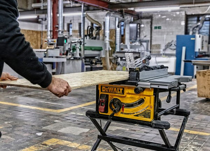 DEWALT SEGA DA BANCO COMPATTA 2000W LAMA D.MM250