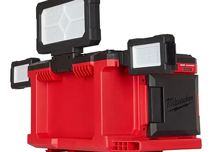 MILWAUKEE PACKOUT TRE FARETTI LED ORIENTABILI MOD. M18 POALC-0 (V1/23)