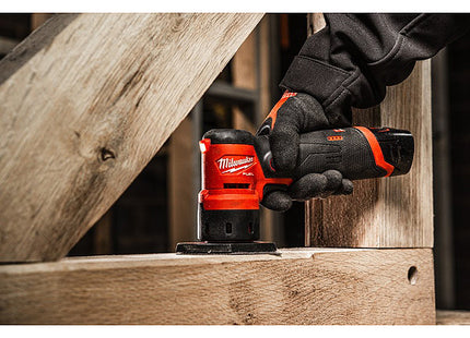 MILWAUKEE LEVIGATRICE COMPATTA A DELTA A BATTERIA M12 FDSS-422X