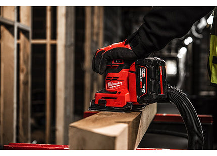 MILWAUKEE LEVIGATRICE ORBITALE A BATTERIA M18 BQSS-502B